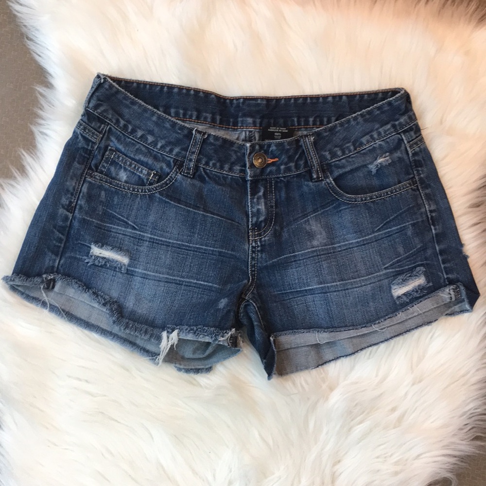 Buffalo  Women’s distressed  shorts size 28